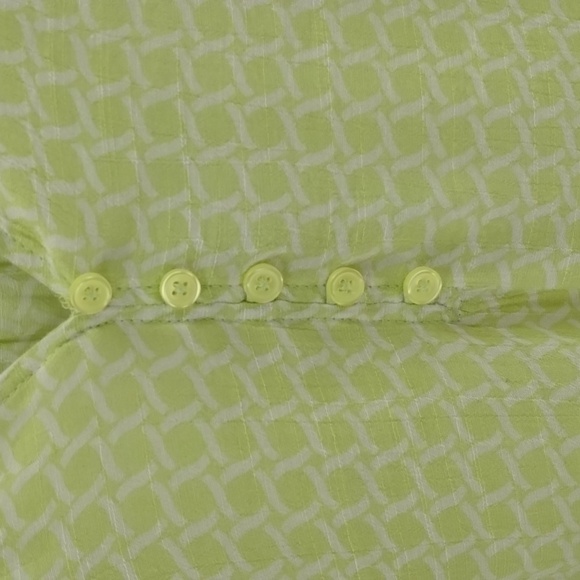 Christopher & Banks lime.gteen and white chain print 3/4 sleeve size medium top - Picture 3 of 7